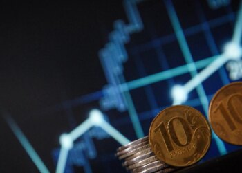 Экономист Хазин оценил укрепление рубля
