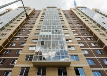 Что ждет «квартиры-призраки» в России? Кому передадут пустующее жилье?