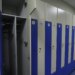 Школьный тренер пытался развратить ребенка в раздевалке